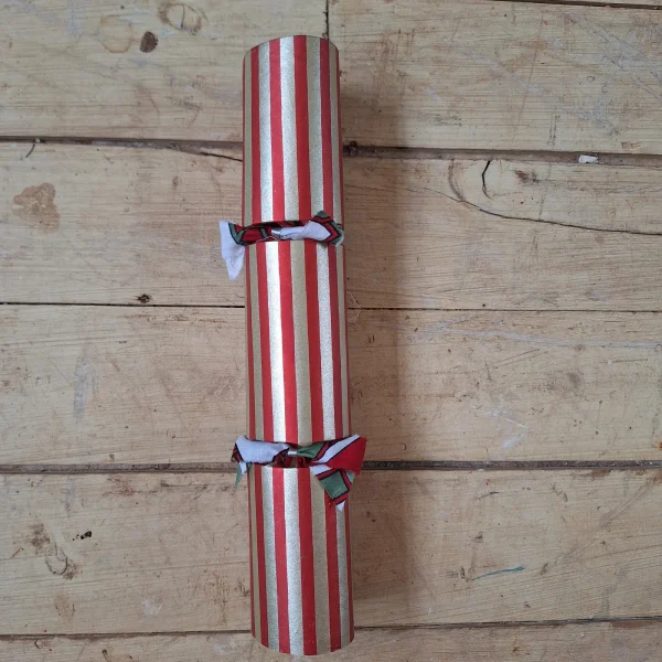 Gold Christmas Cracker 001 (single): red and gold stripes