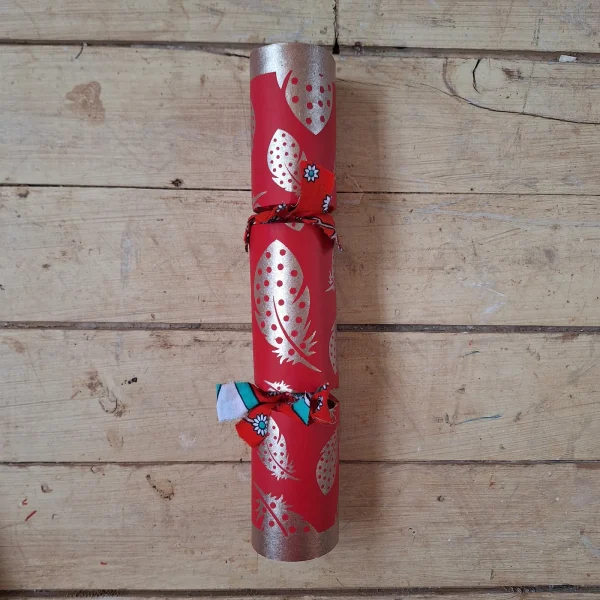 Gold Christmas Cracker 003 (single): red with gold feathers