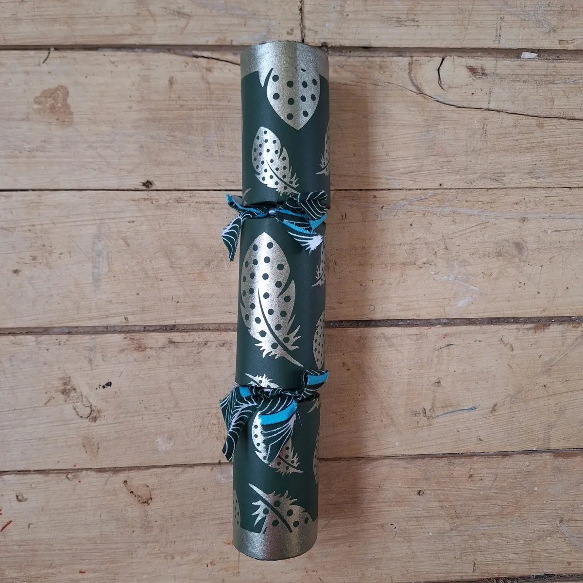 Gold Christmas Cracker 009 (single)