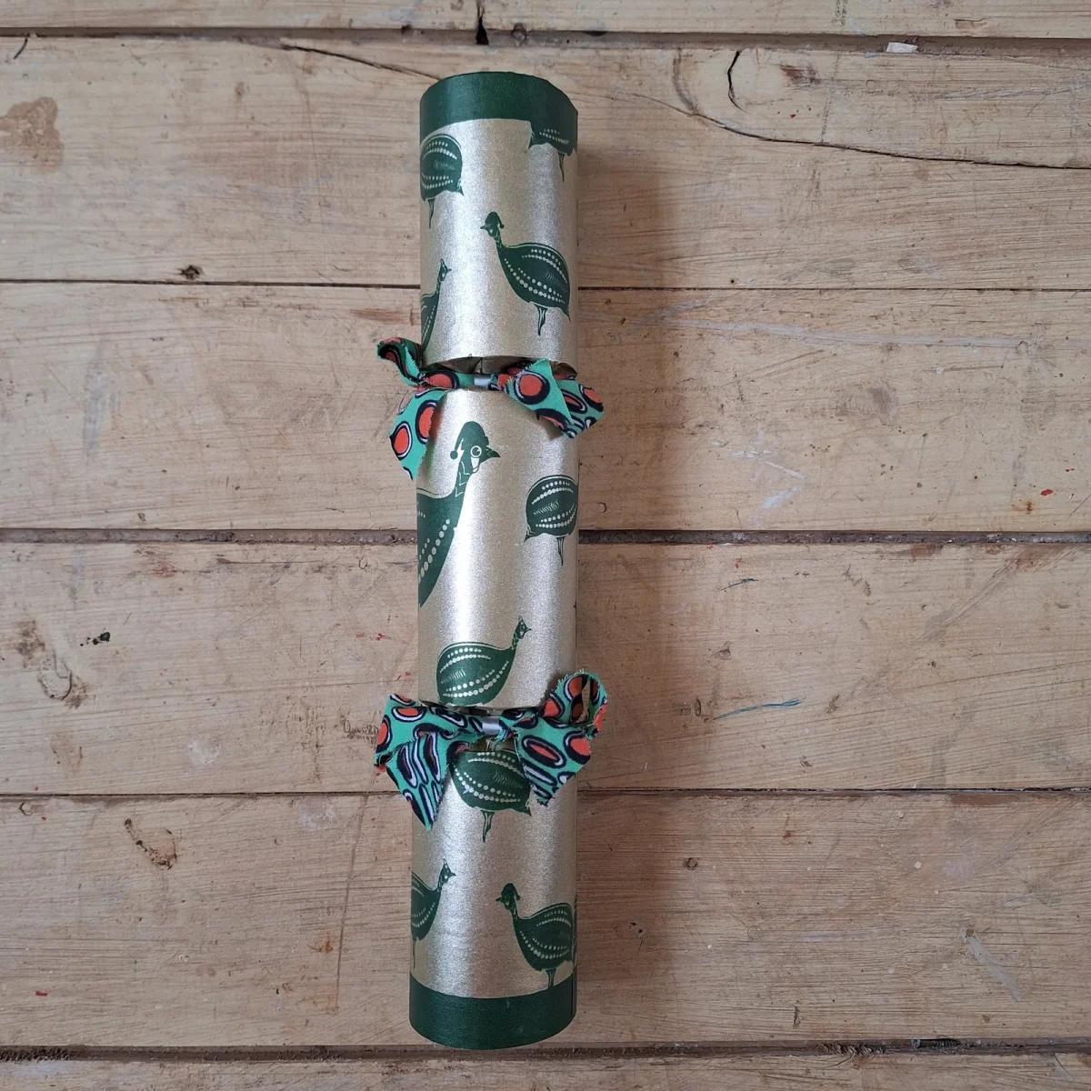 Gold Christmas Cracker 012 (single)