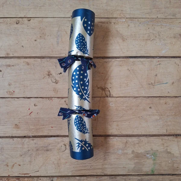 Gold Christmas Cracker 016 (single): gold with blue feathers