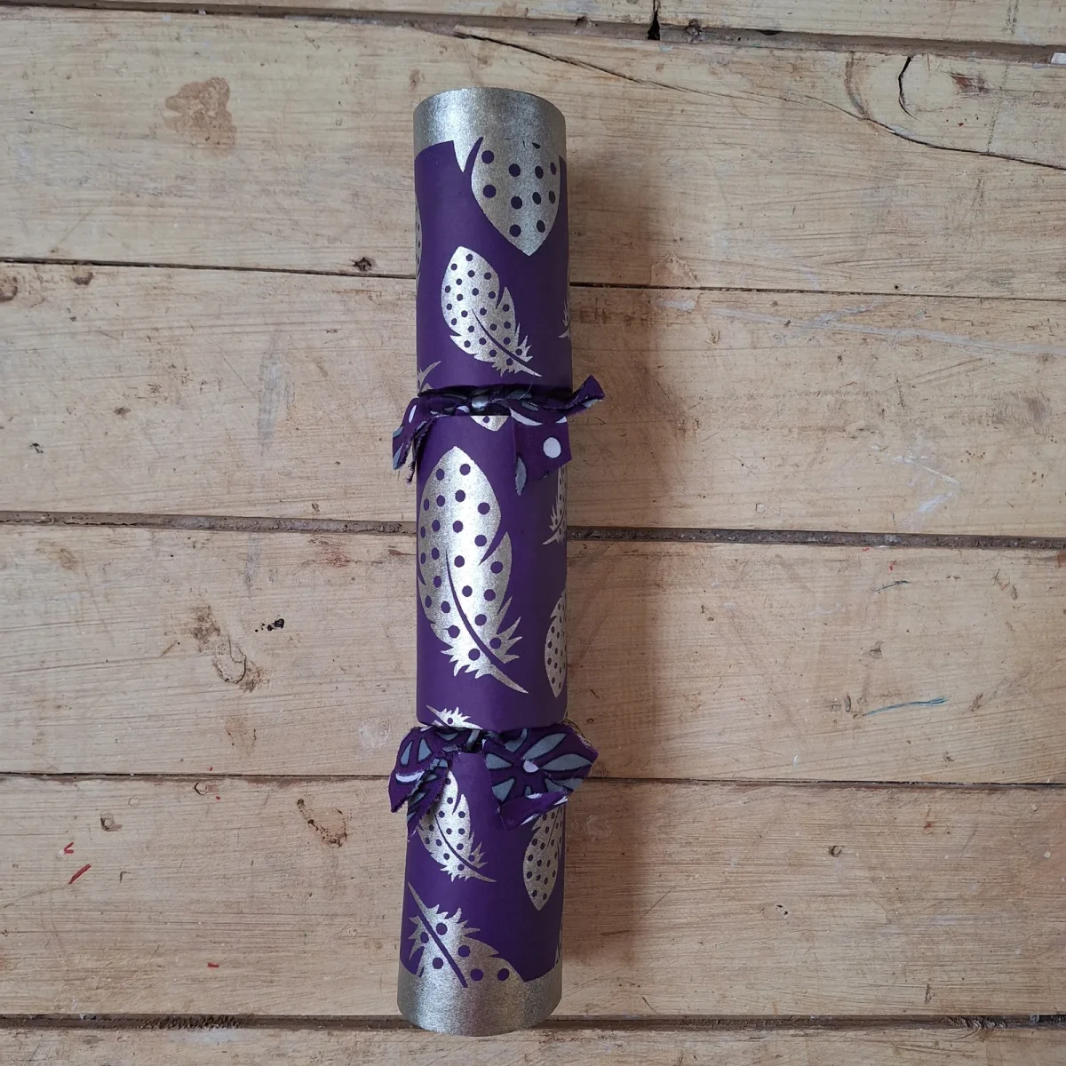 Gold Christmas Cracker 019 (single)