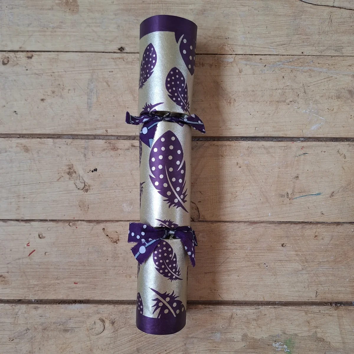 Gold Christmas Cracker 021 (single)