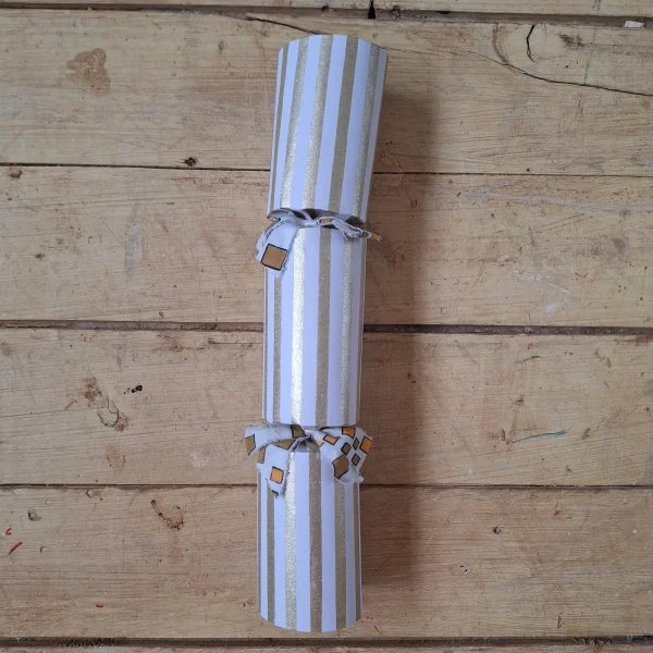 Gold Christmas Cracker 028 (single): white and gold stripes
