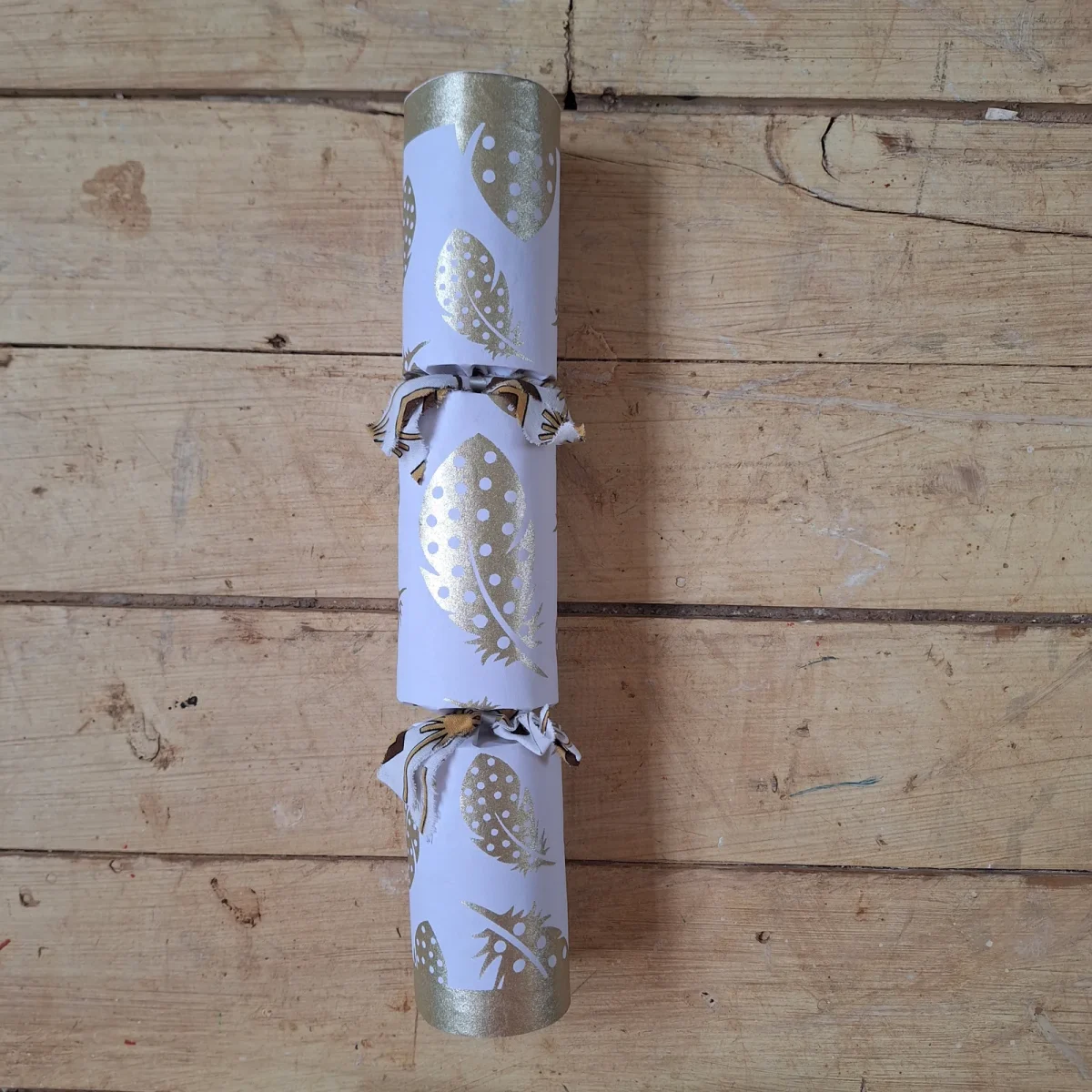 Gold Christmas Cracker 029 (single)
