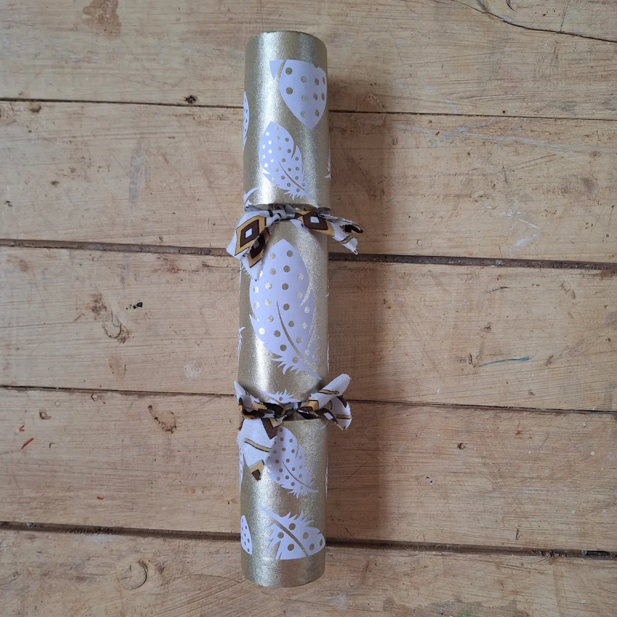 Gold Christmas Cracker 031 (single)