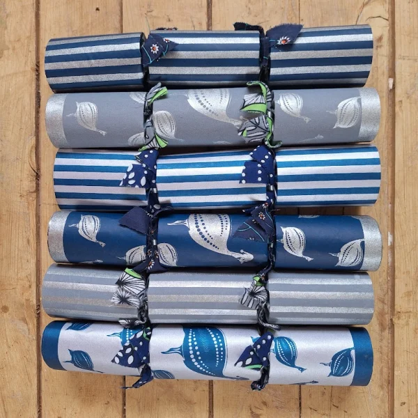 Silver Christmas Crackers 001 (set of 6)