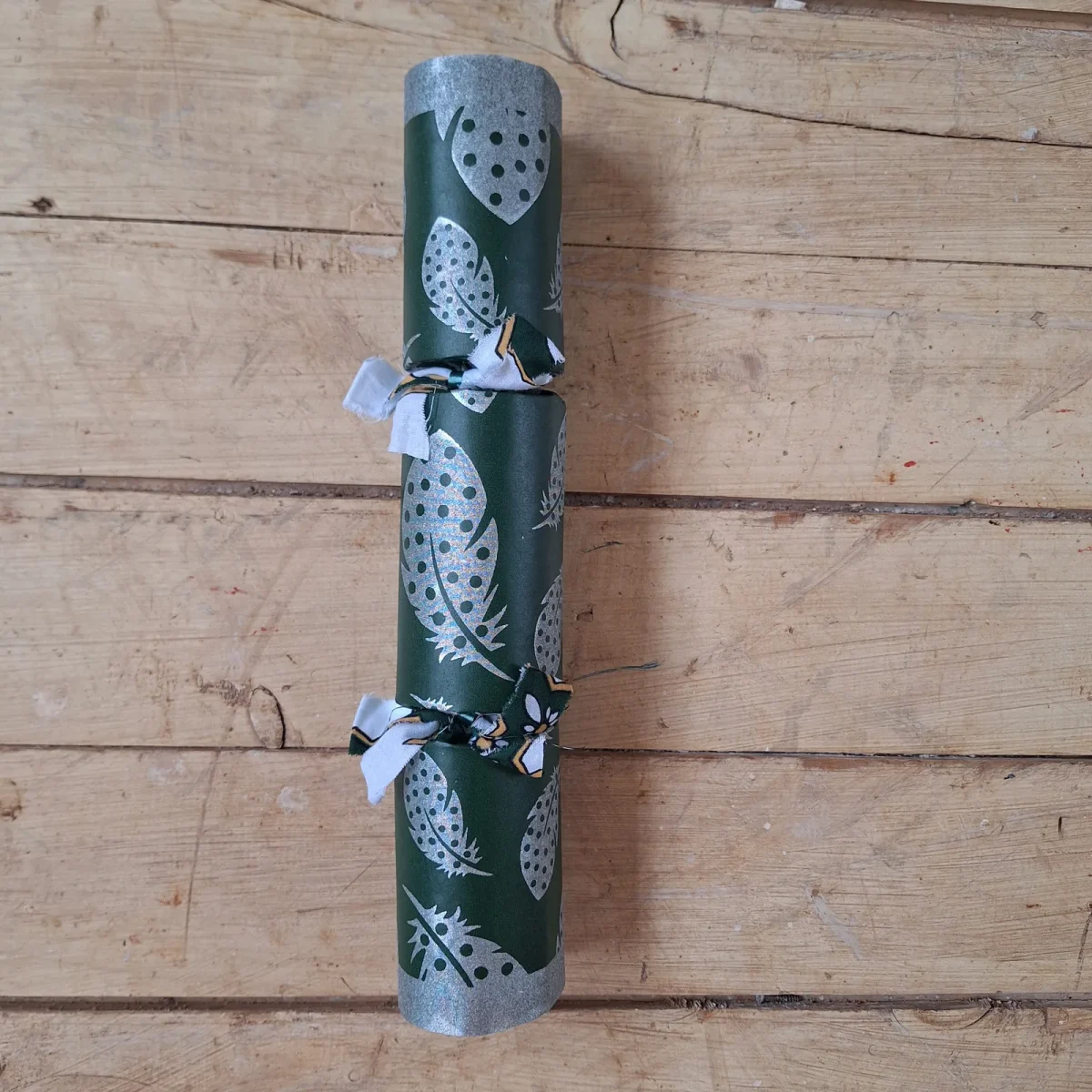 Silver Christmas Cracker 007 (single)