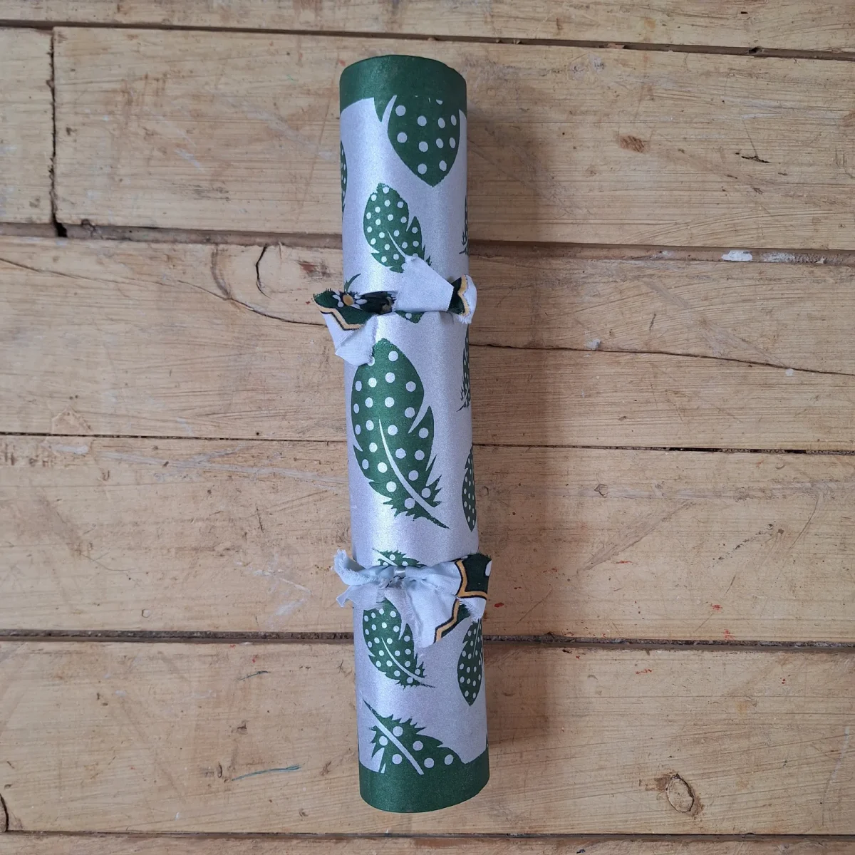Silver Christmas Cracker 009 (single)