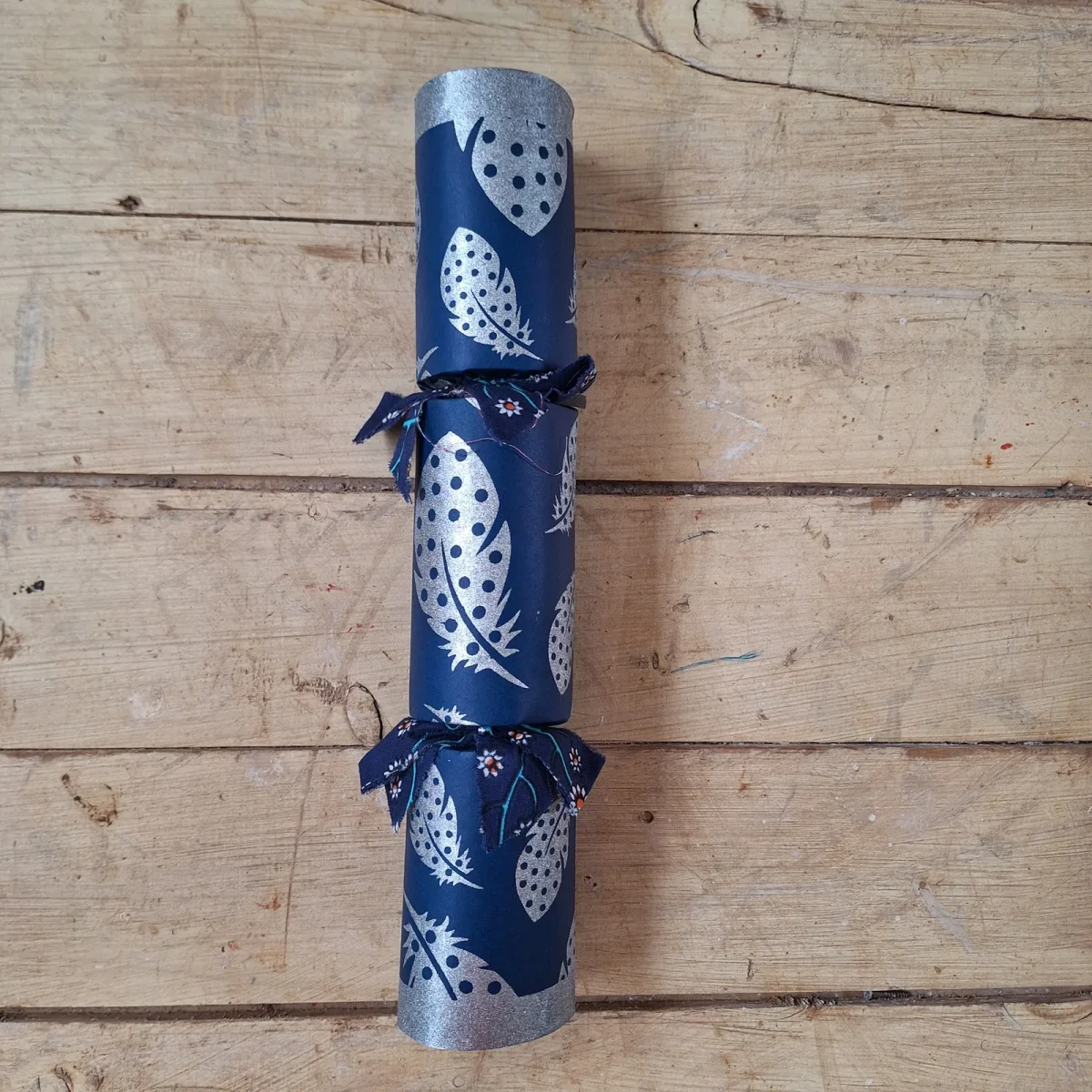 Silver Christmas Cracker 012 (single)