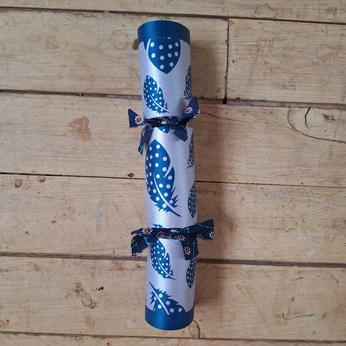 Silver Christmas Cracker 014 (single)
