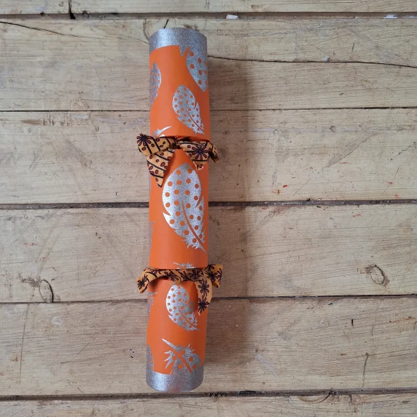 Silver Christmas Cracker 021 (single): orange with silver feathers