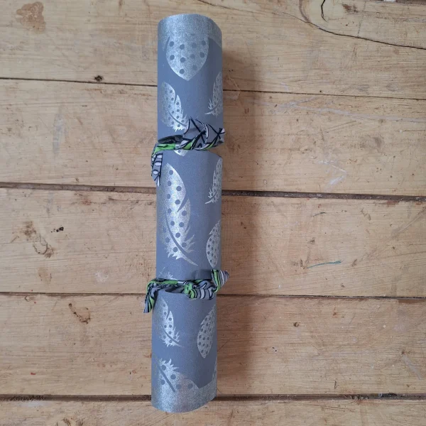 Silver Christmas Cracker 026 (single): grey with silver feathers