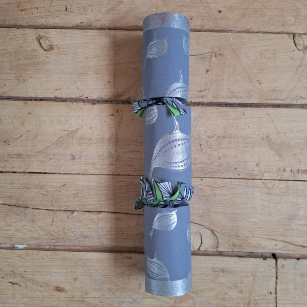 Silver Christmas Cracker 027 (single): grey with silver guinea fowl